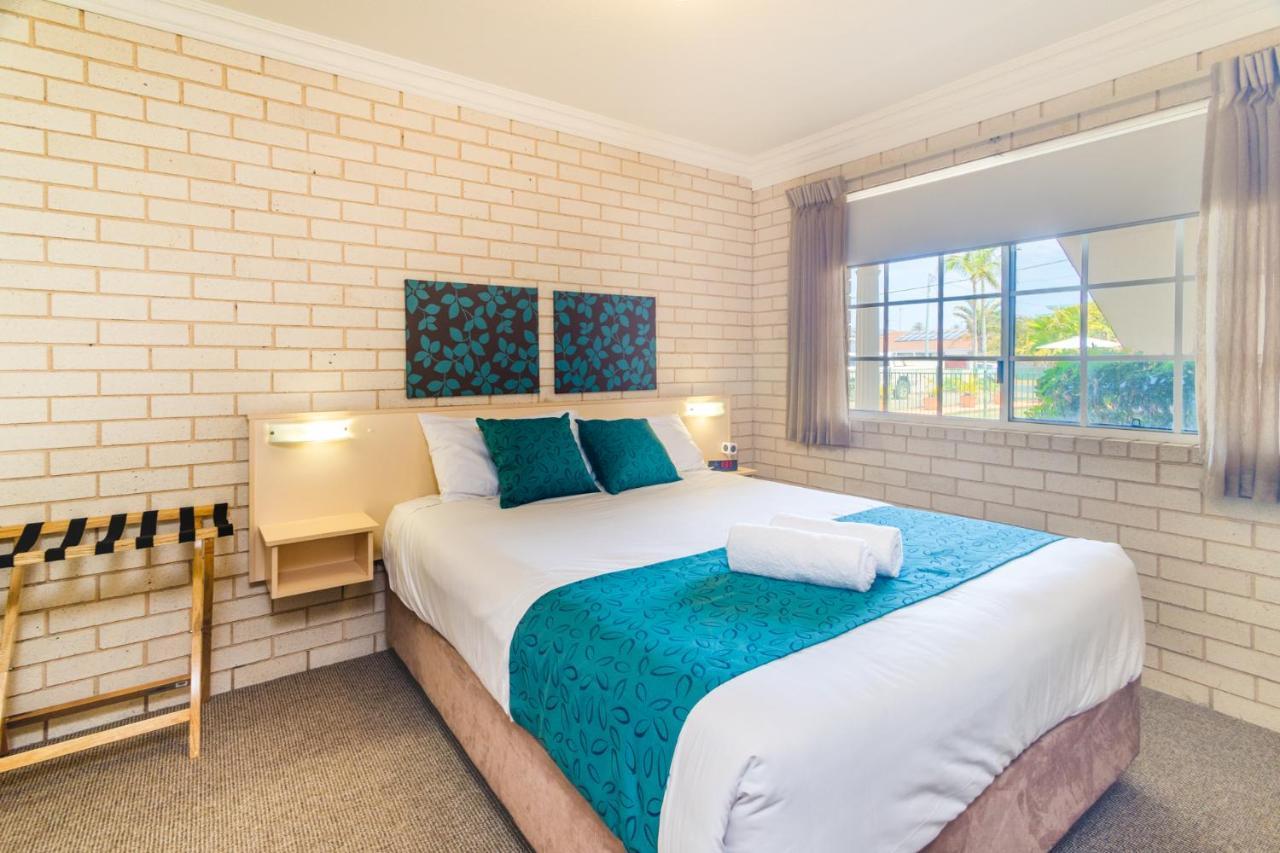 Santa Fe Motel And Holiday Units Lennox Head Bagian luar foto
