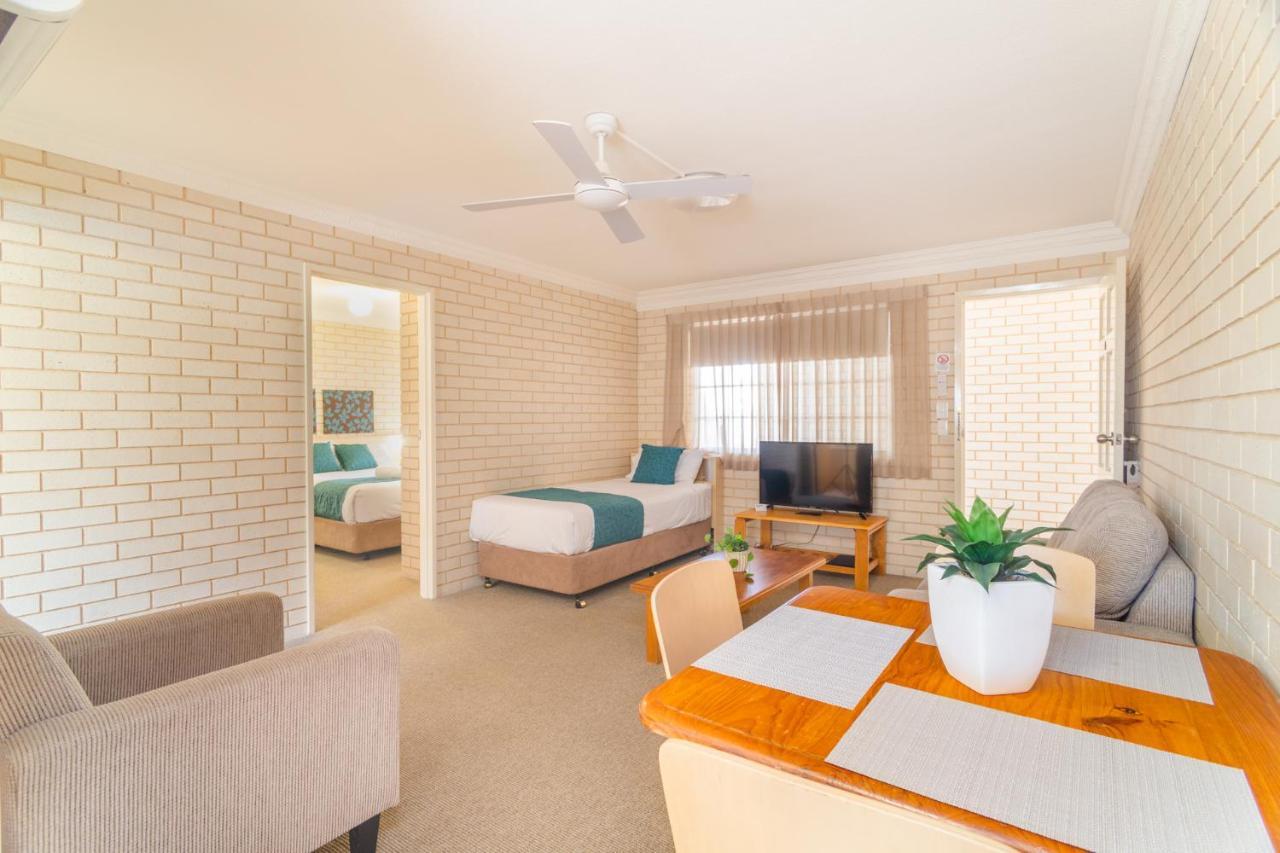 Santa Fe Motel And Holiday Units Lennox Head Bagian luar foto